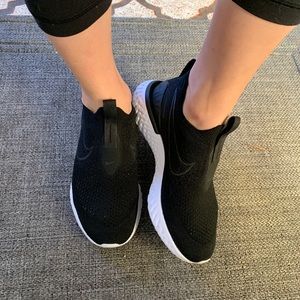 SOLD❗️NWT Nike epic phantom react flyknit black